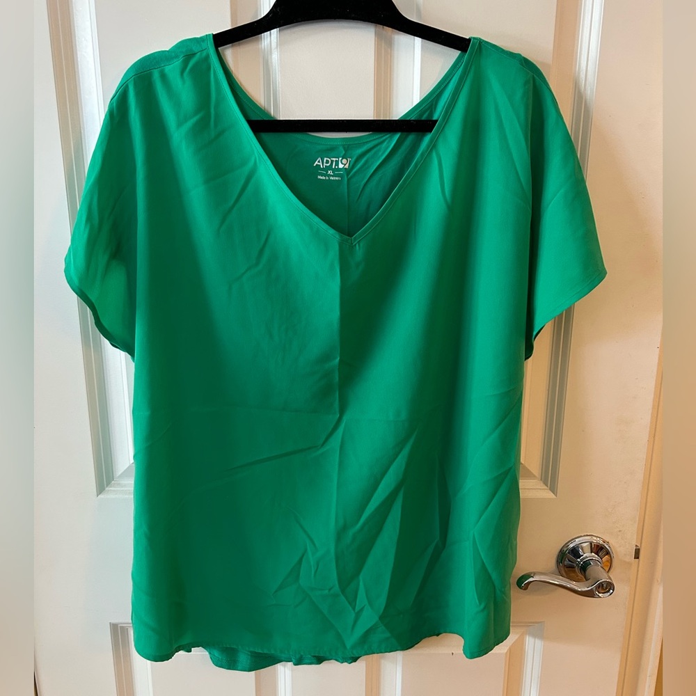 APT. 9 Flowy Top